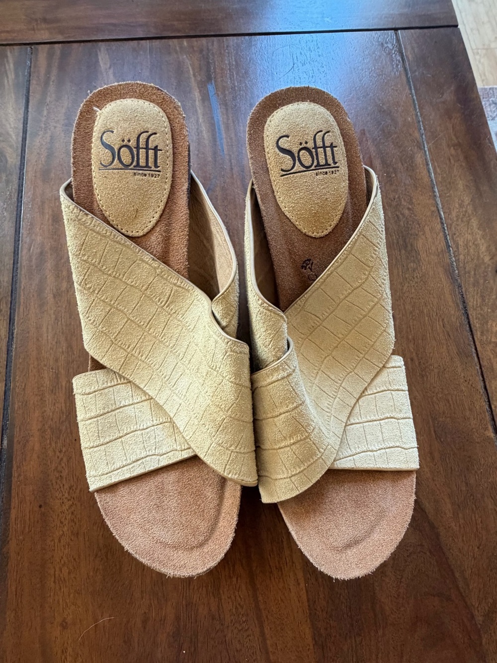 WOMEN’S SOFFT CIERA WEDGE – LUXE ITALIAN LEATHER WITH A CHIC LIFT
